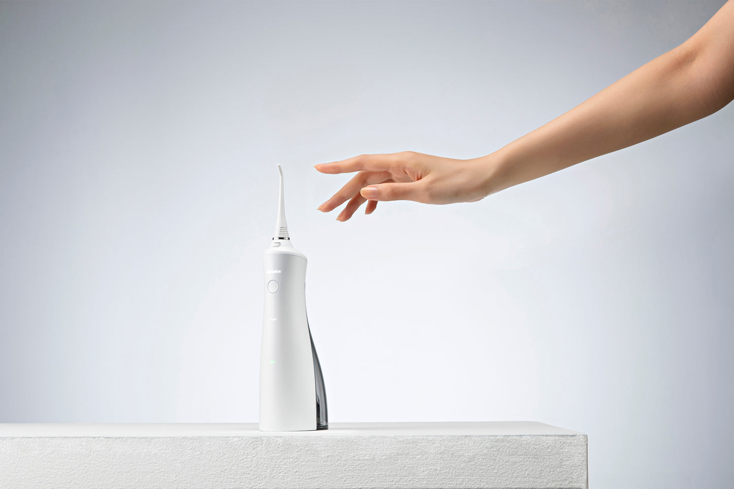 Aquapick AQ - 231 portable water flosser